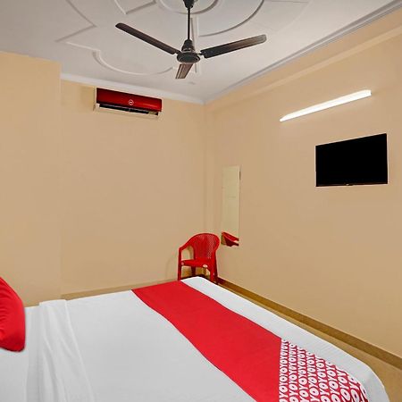 Hotel O Pari Hotel Ghaziabad Exteriör bild